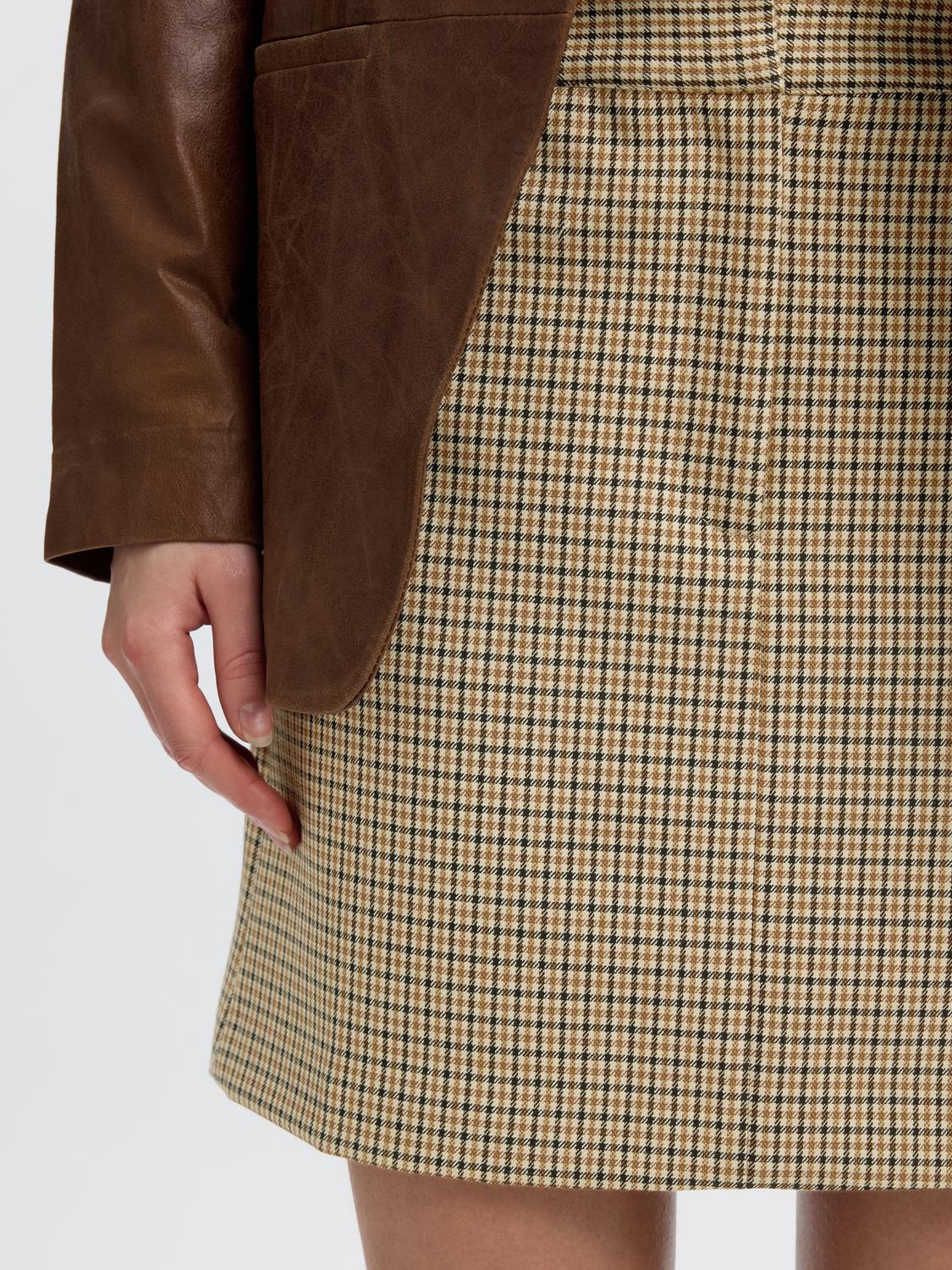 model_shot-detail